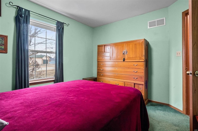 bedroom featuring carpet floors