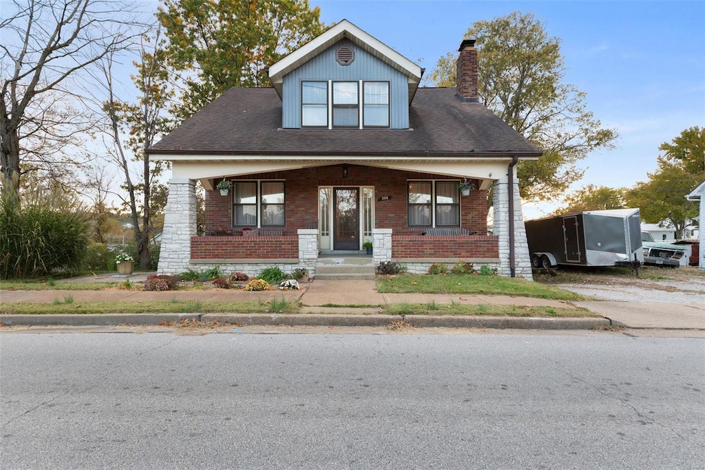 view of front of home featuring a porch