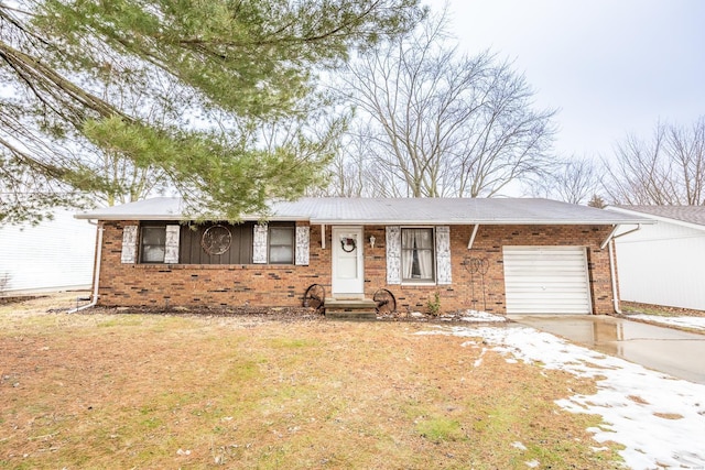 single story home featuring a garage