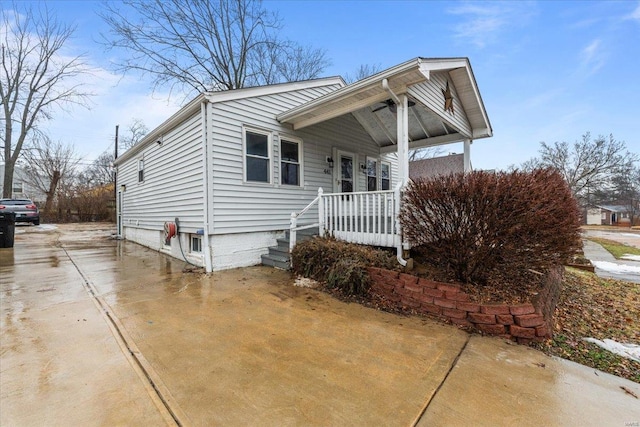 bungalow featuring covered porch