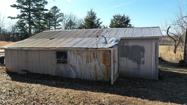 view of outbuilding