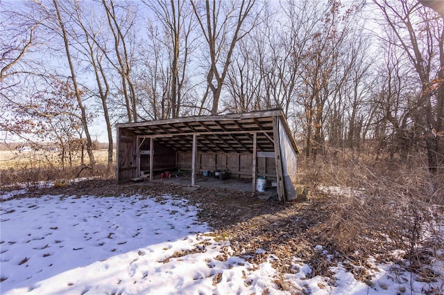 exterior space featuring an outdoor structure