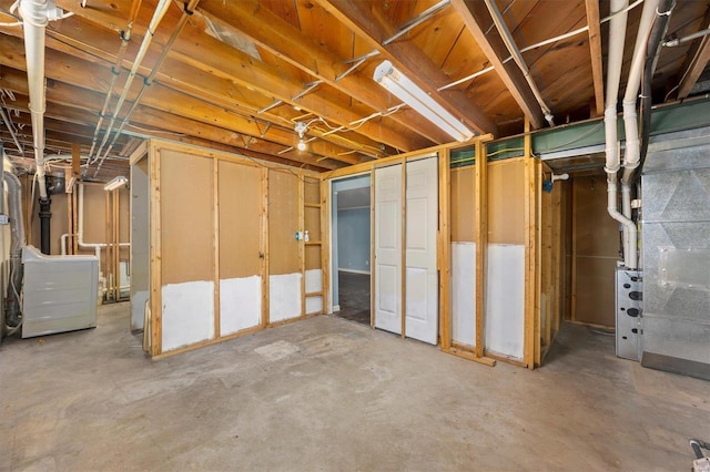 basement featuring washer / clothes dryer