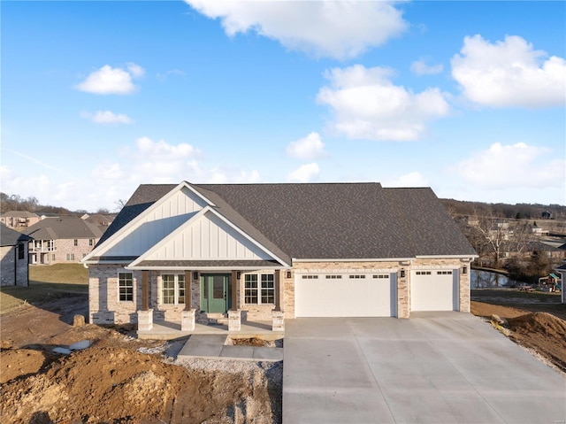 view of front facade featuring a garage