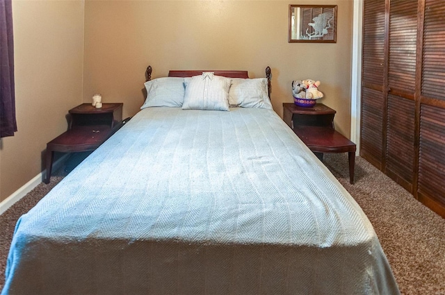 view of carpeted bedroom