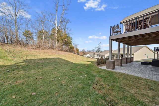 view of yard with a patio