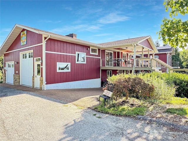 view of front of property featuring a garage