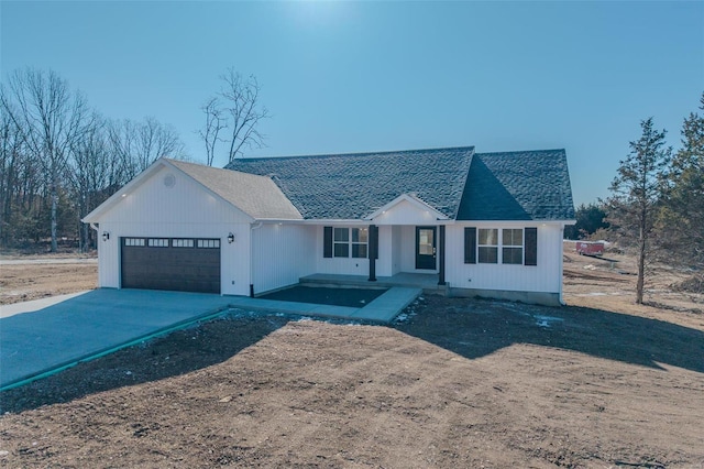 view of front facade featuring a garage