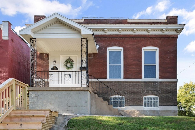 view of front of home featuring a porch