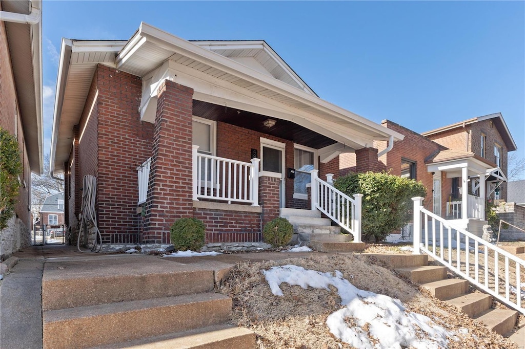 view of front of house featuring covered porch