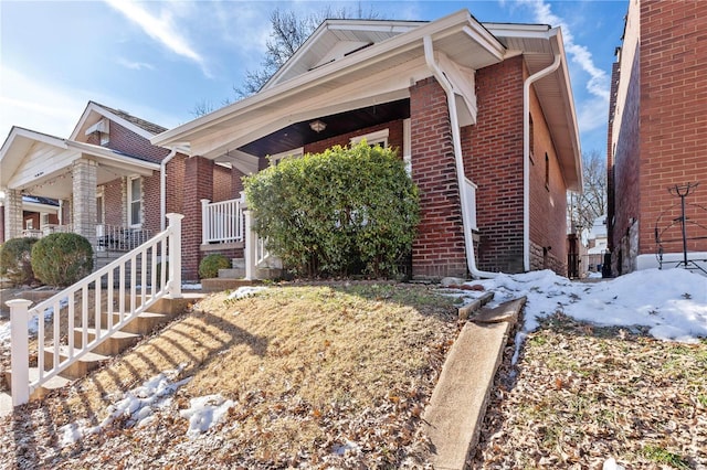 view of front of property featuring a porch