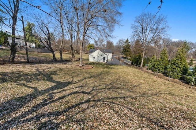 view of yard featuring fence