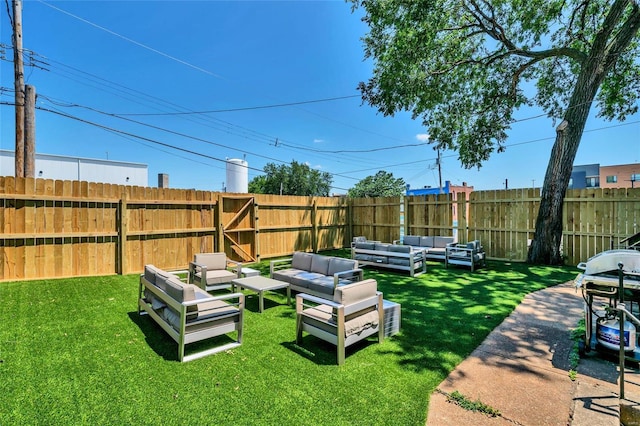 view of yard with an outdoor hangout area