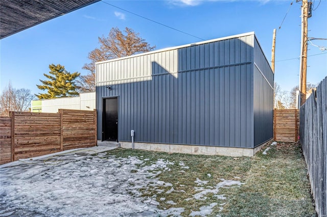 view of outbuilding