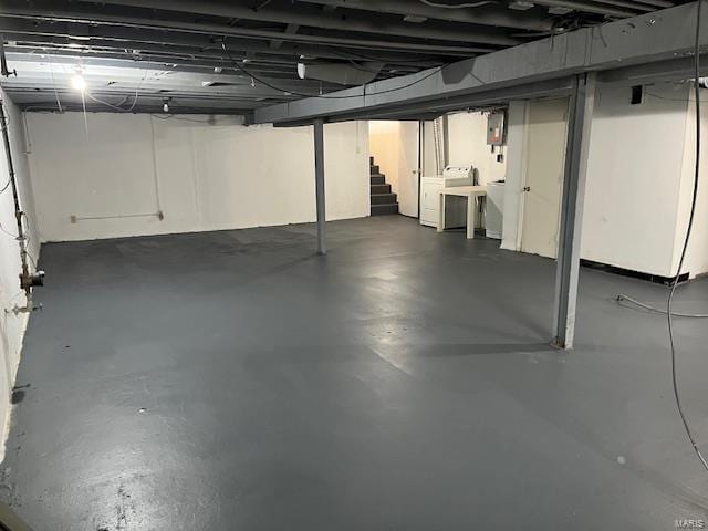 basement with washer / dryer