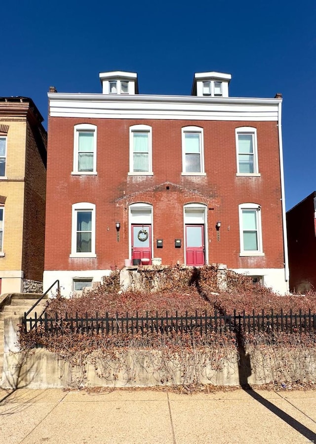 view of front facade