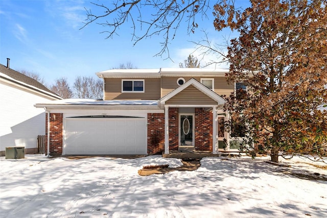 view of front property featuring a garage