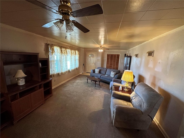 living room featuring crown molding and carpet