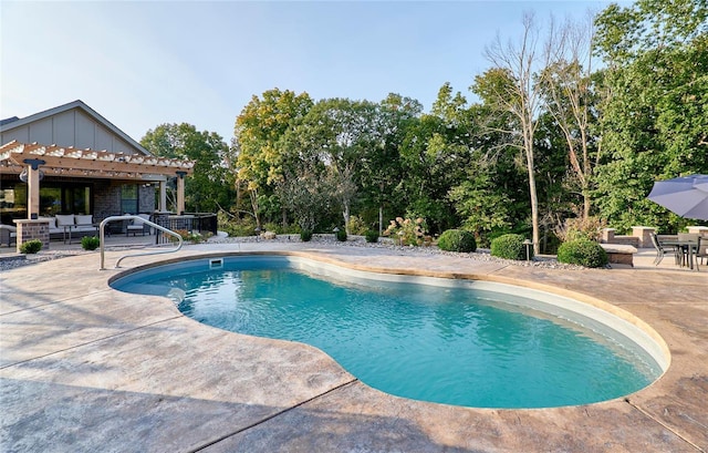 view of swimming pool with a patio and outdoor lounge area