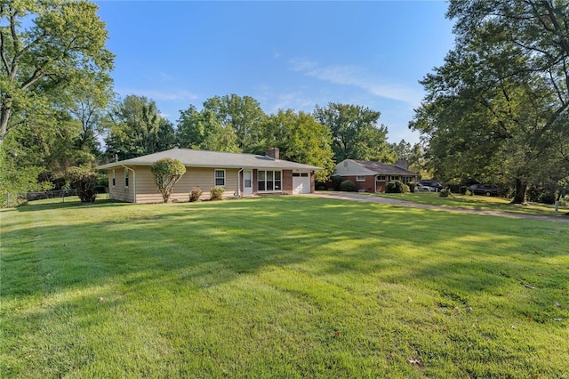 view of front of home featuring a front yard