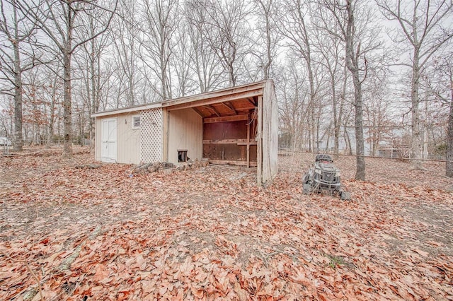 view of outbuilding