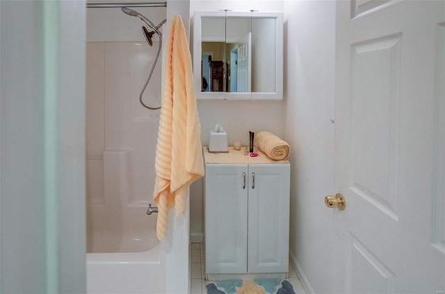 bathroom featuring shower / bath combination