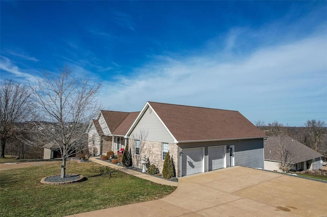 view of front of house featuring a front yard