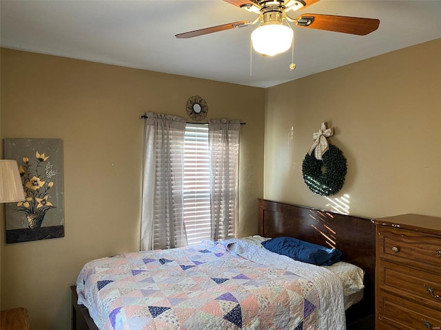 bedroom with ceiling fan