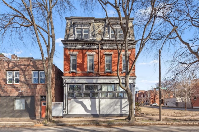 view of italianate home