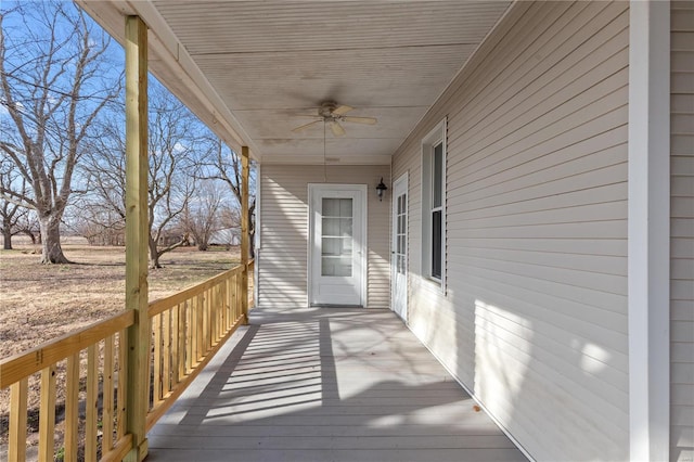 deck with ceiling fan