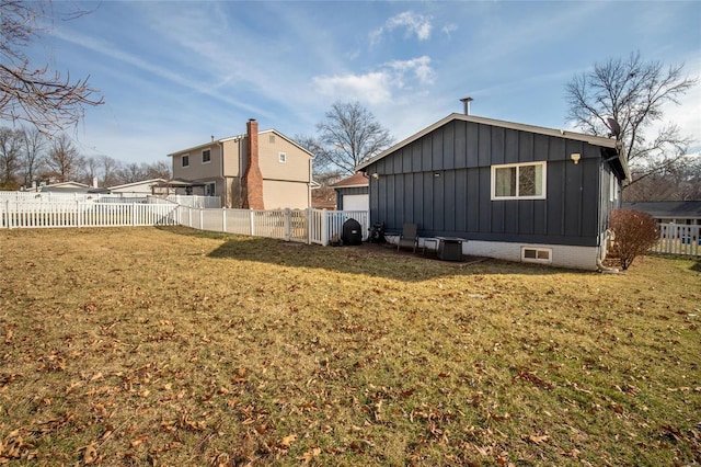 exterior space featuring a lawn