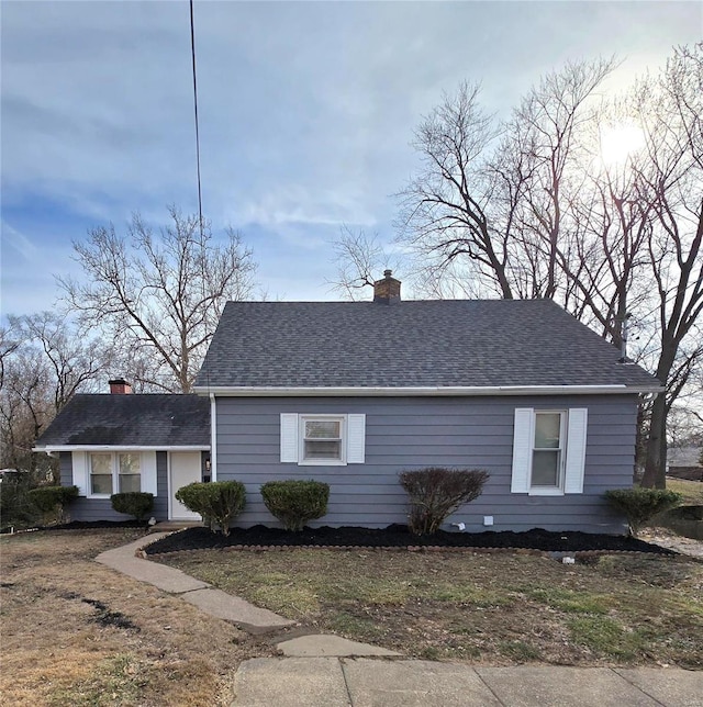 view of front of house with a front yard