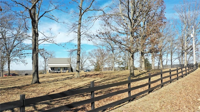 view of yard featuring a rural view