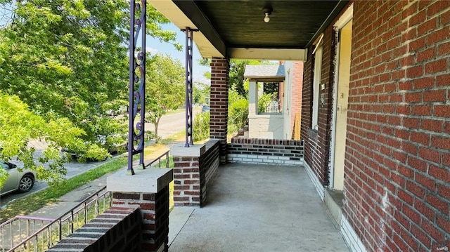 view of patio / terrace with covered porch