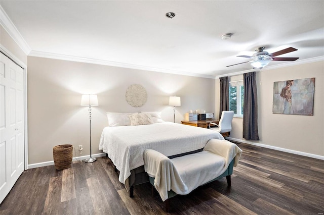 bedroom featuring crown molding, dark hardwood / wood-style floors, and ceiling fan