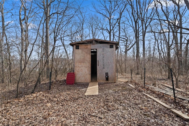 view of outbuilding