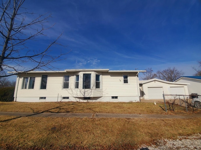 view of front of home with a front yard