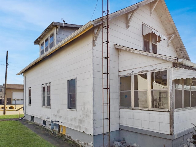 view of home's exterior