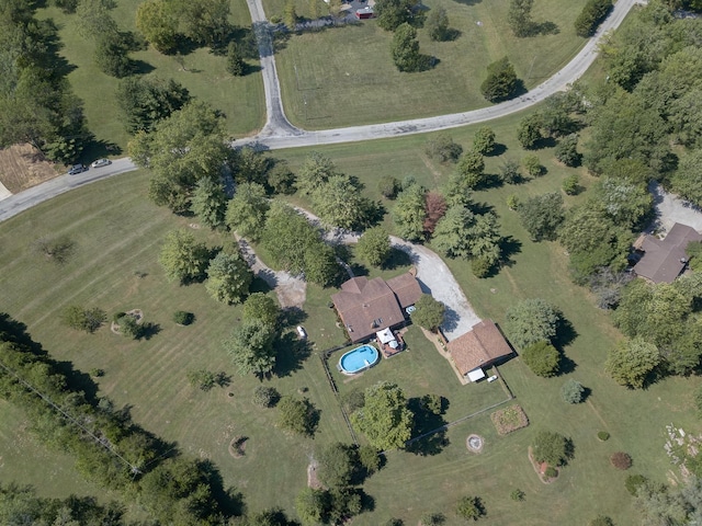 birds eye view of property featuring a rural view