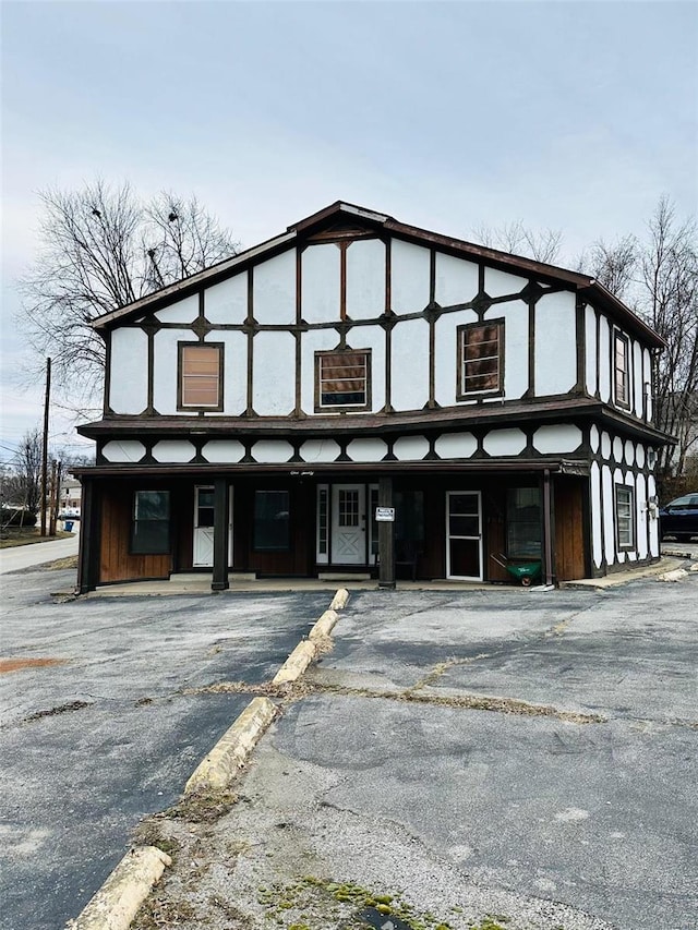 view of building exterior