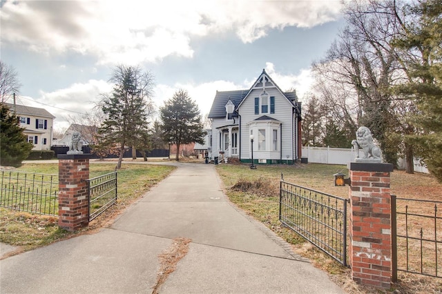 view of front of property with a front lawn