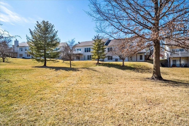 view of yard featuring a residential view