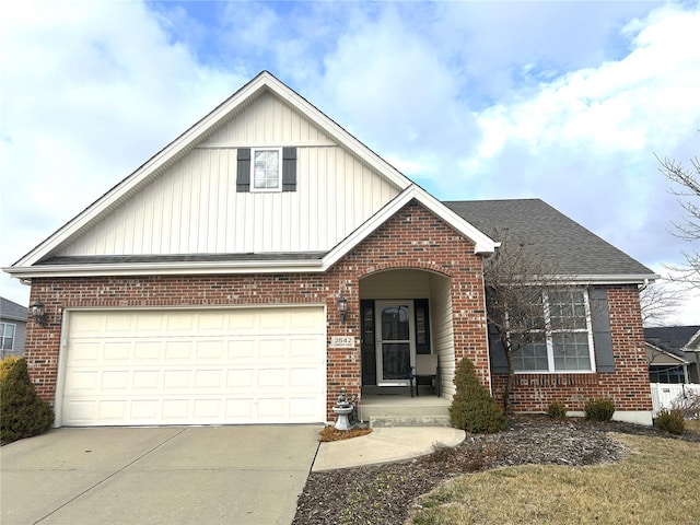 view of front property featuring a garage