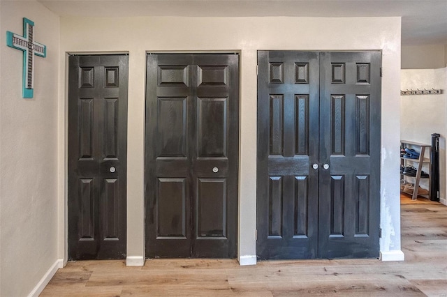 room details featuring hardwood / wood-style floors