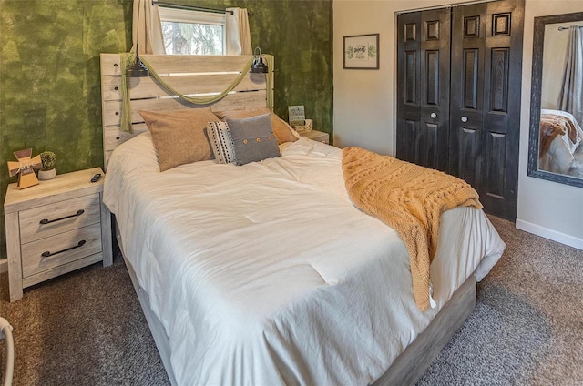 carpeted bedroom featuring a closet