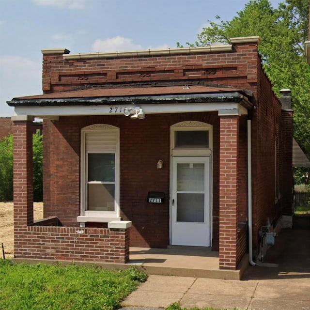 view of front facade