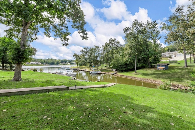 view of yard featuring a water view
