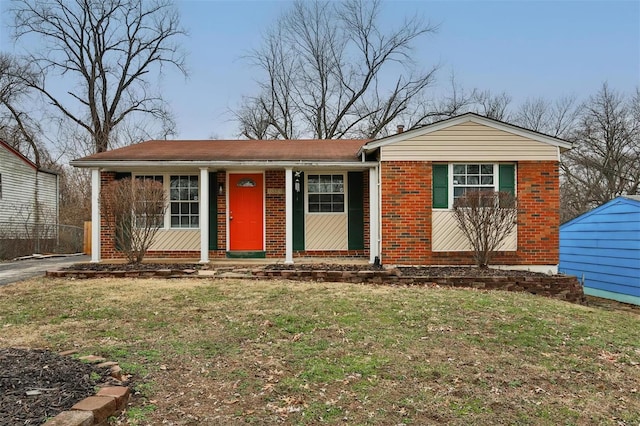 view of front of house with a front yard