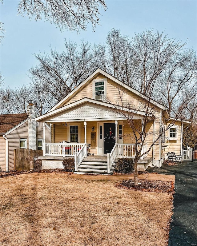 view of front of home featuring covered porch