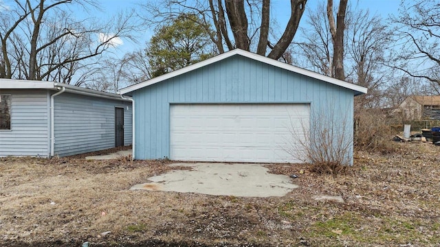 view of detached garage